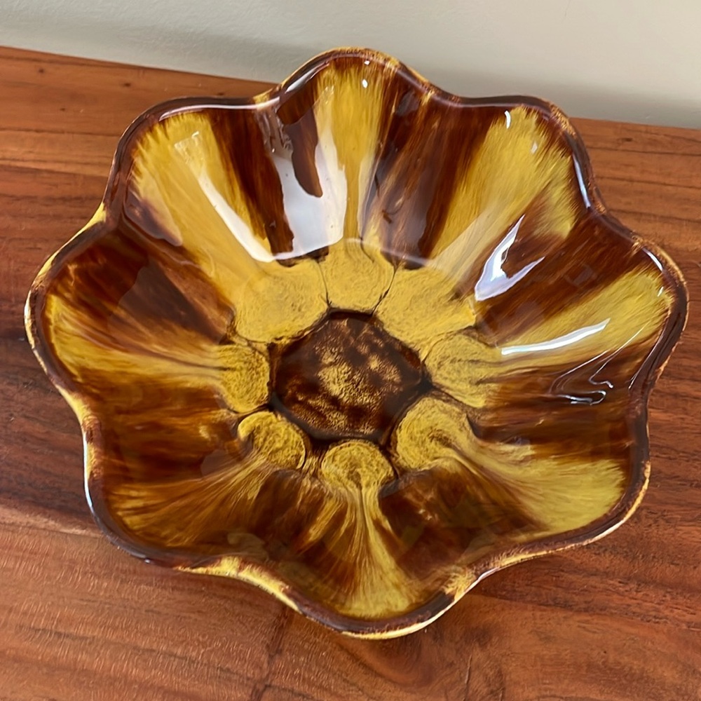 Vintage Blue Mountain pottery harvest gold bowl drip glaze catch all